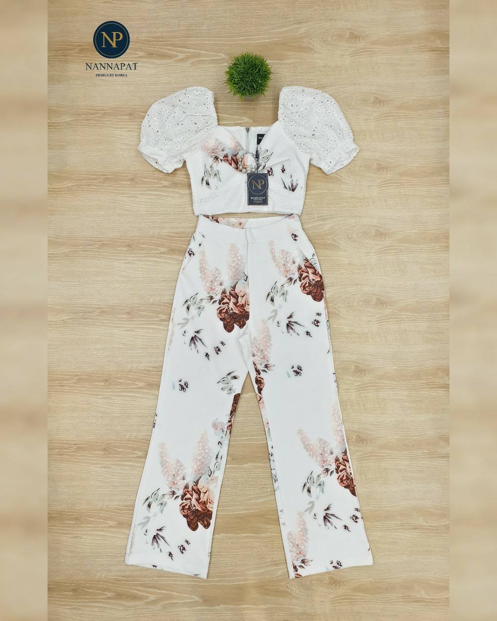 เสื้อคร็อปซิปหลังแขนตุ๊กตาผ้างานปัก