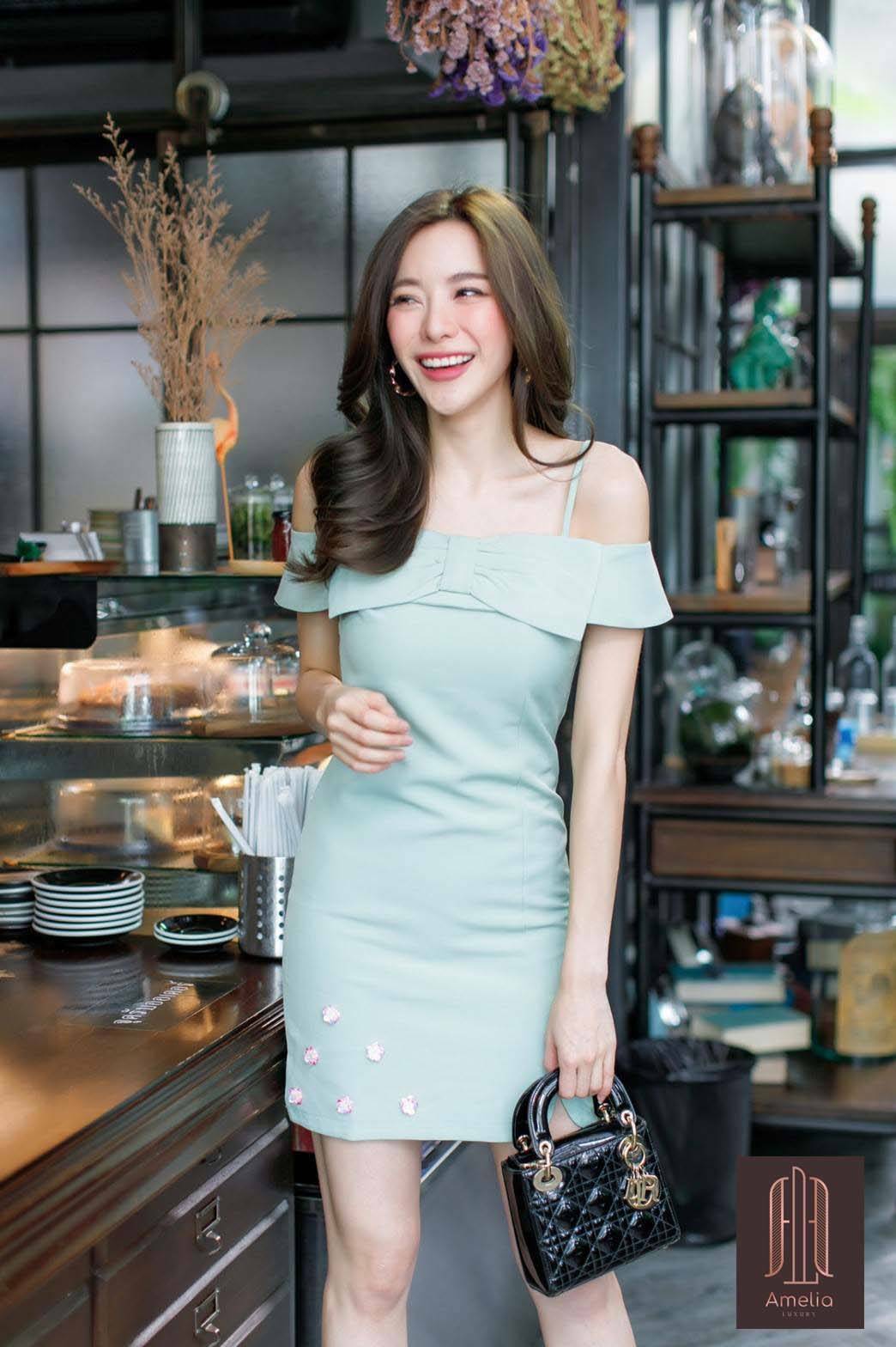 เดรสโทนสีเขียวพาสเทล