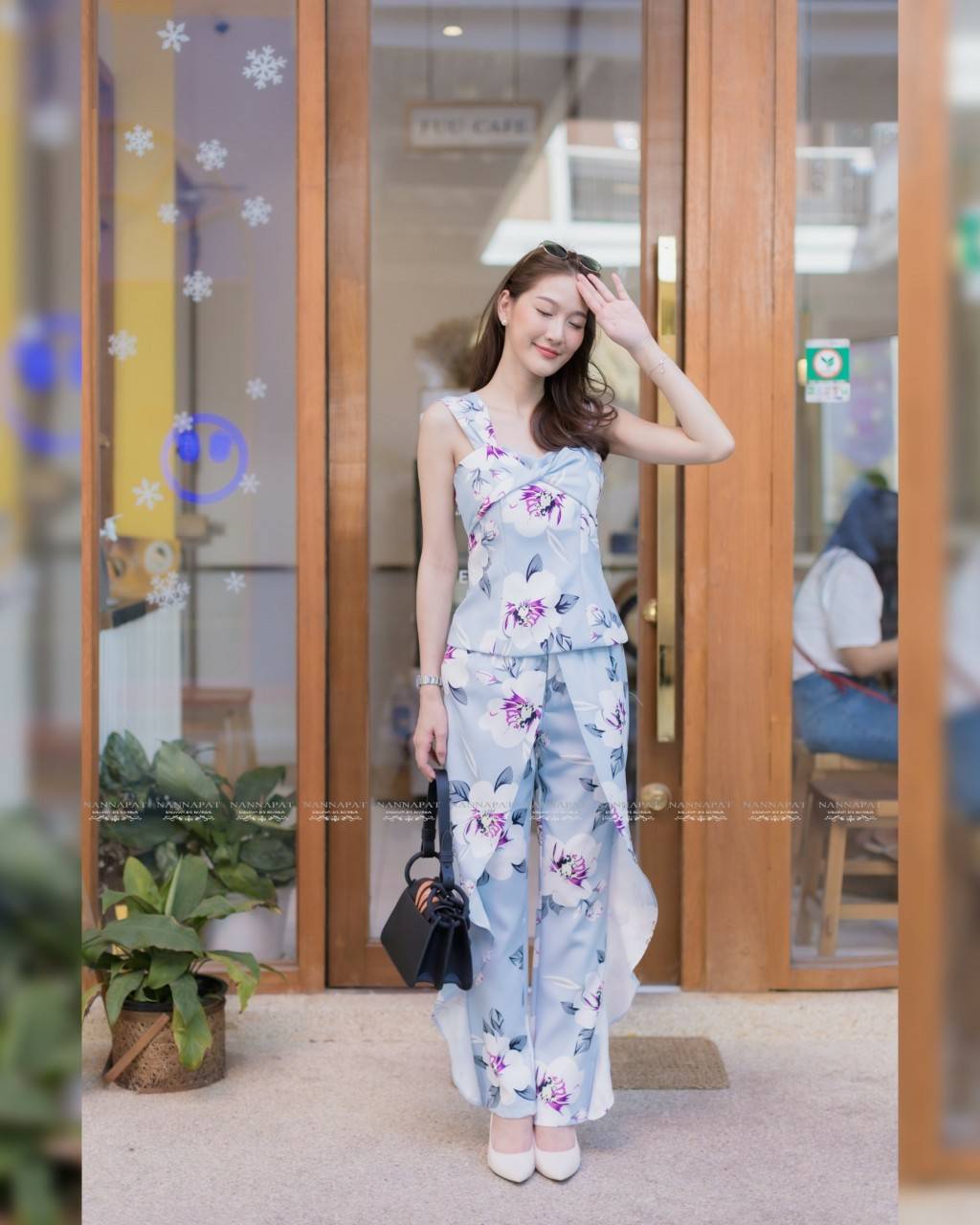 เสื้อซิปหลังมีฟองน้ำอก