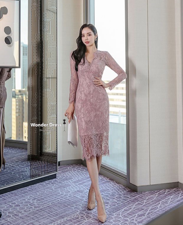 เดรสลูกไม้รุ่นใหม่ล่าสุดจร้า