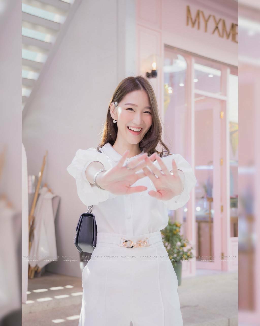 เสื้อคอปกกระดุมหน้า มีกระเป๋า กางเกงขาบาน