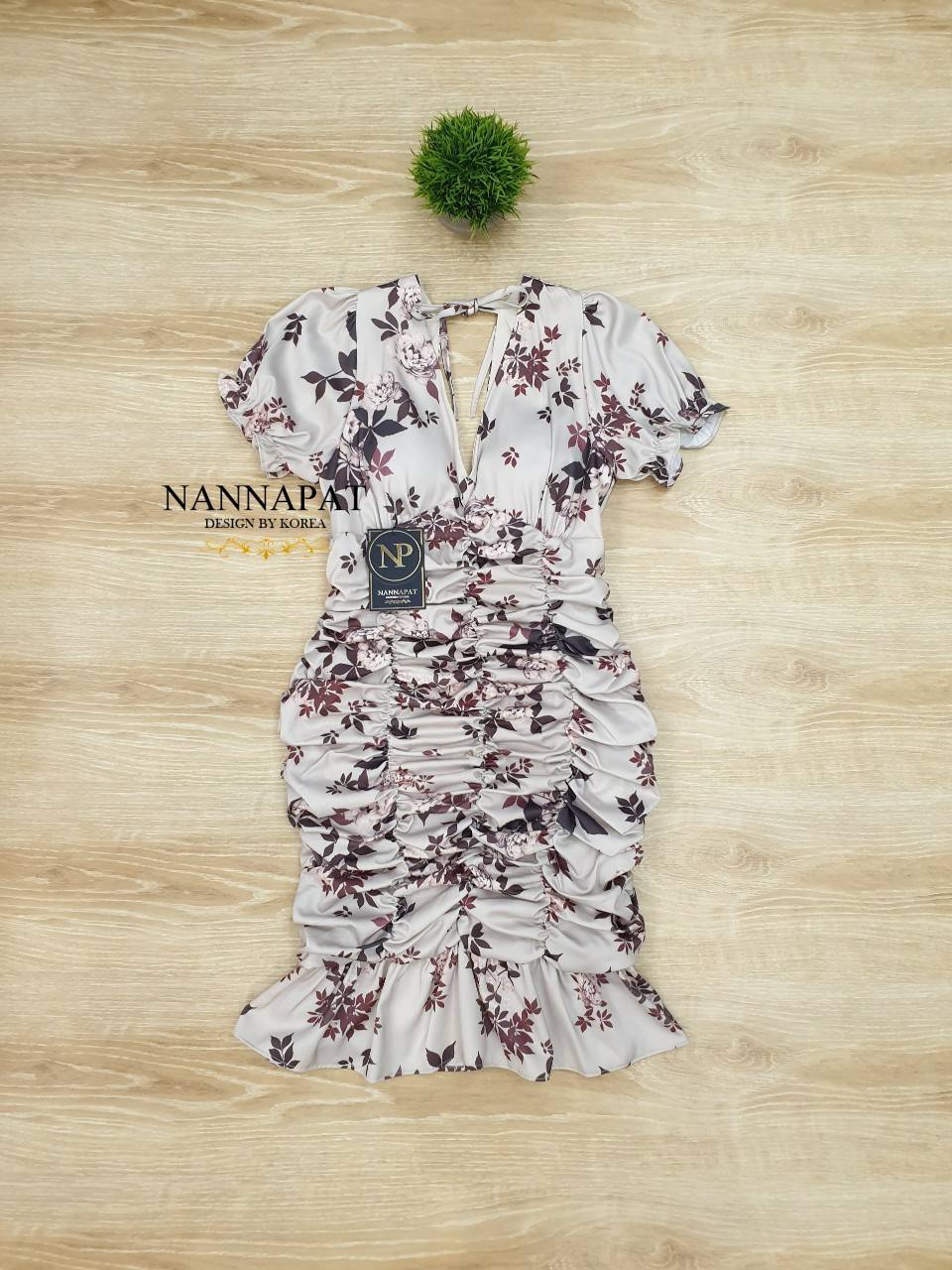 ชุดเดรสงานซิปหลัง เข้ารูปเก็บทรงสวย