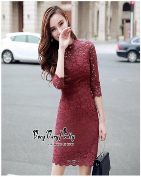 เดรสลูกไม้เนื้อผ้าสวยหรูหรา