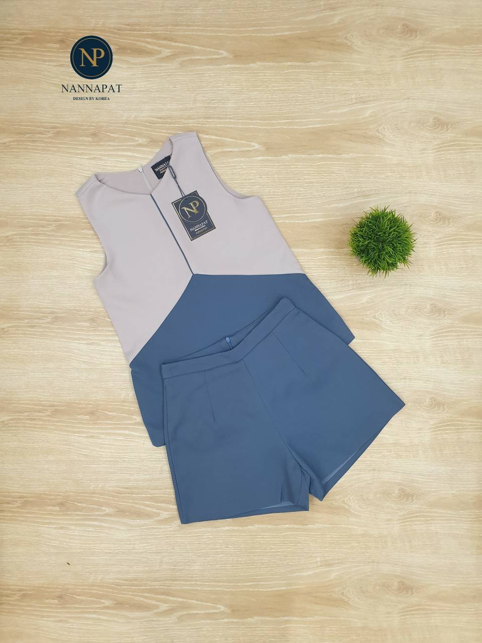 เสื้อซิปหลัง ตัวทูโทน