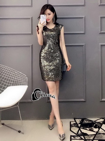 ชุดเดรสแขนกุด คอกลม