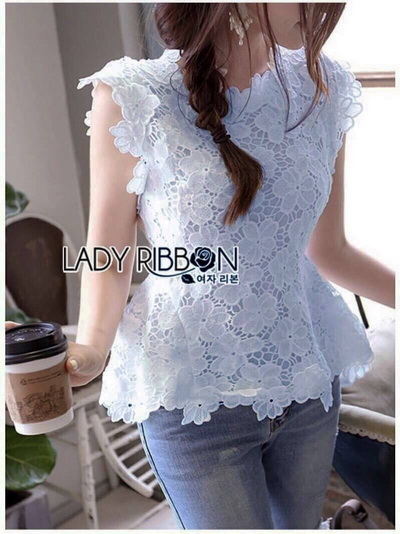 เสื้อแขนกุดคอสูงผ้าลูกไม้ตกแต่งชาย