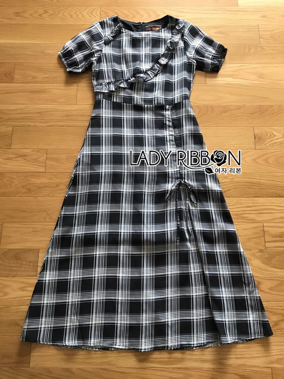 Dress เดรสพิมพ์ลายตารางสก็อตสีดำ