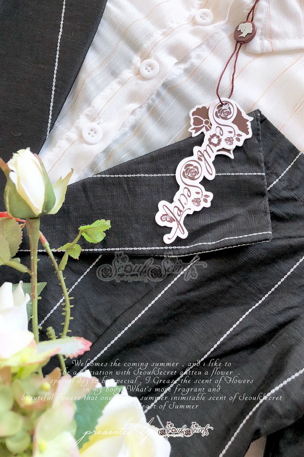 เสื้อสูทลุคสาวไฮคลาสทอลายริ้วคาดเส้นสีขาว