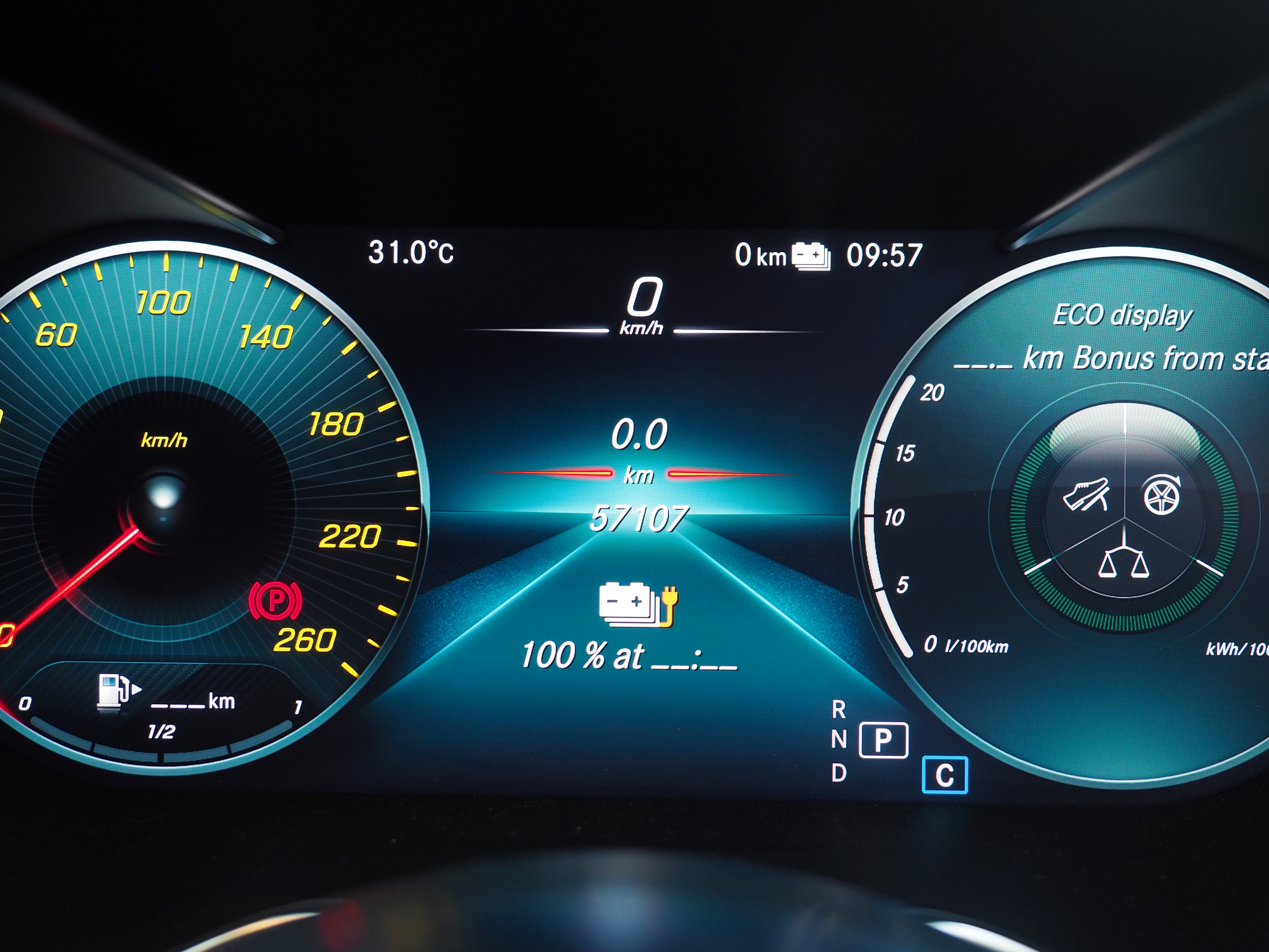 จองแล้ว C300e Plug in Hybrid AMG W205