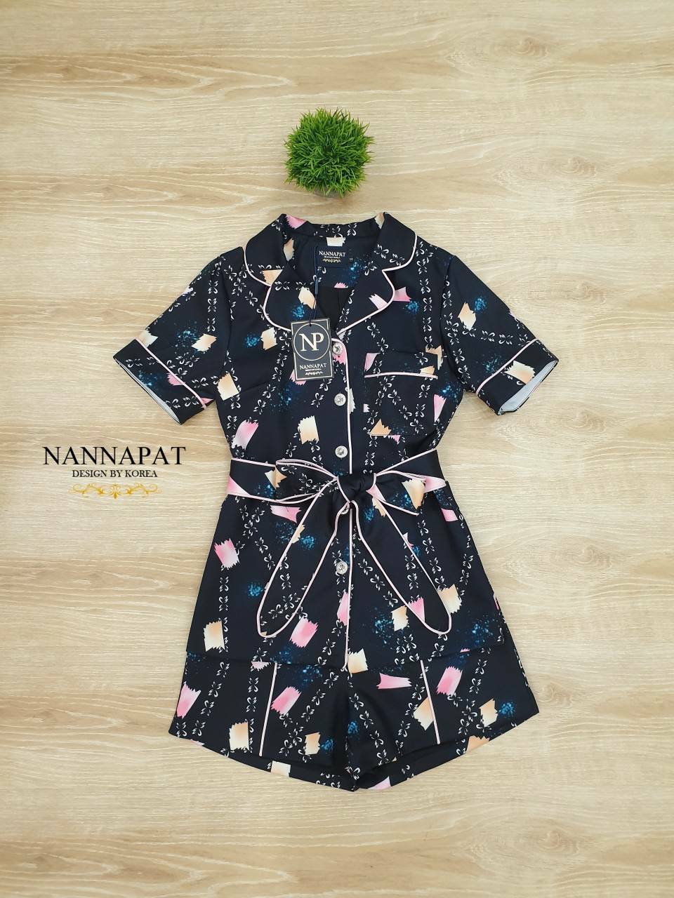 เสื้อกระดุมเพชรหน้าสวยมาก