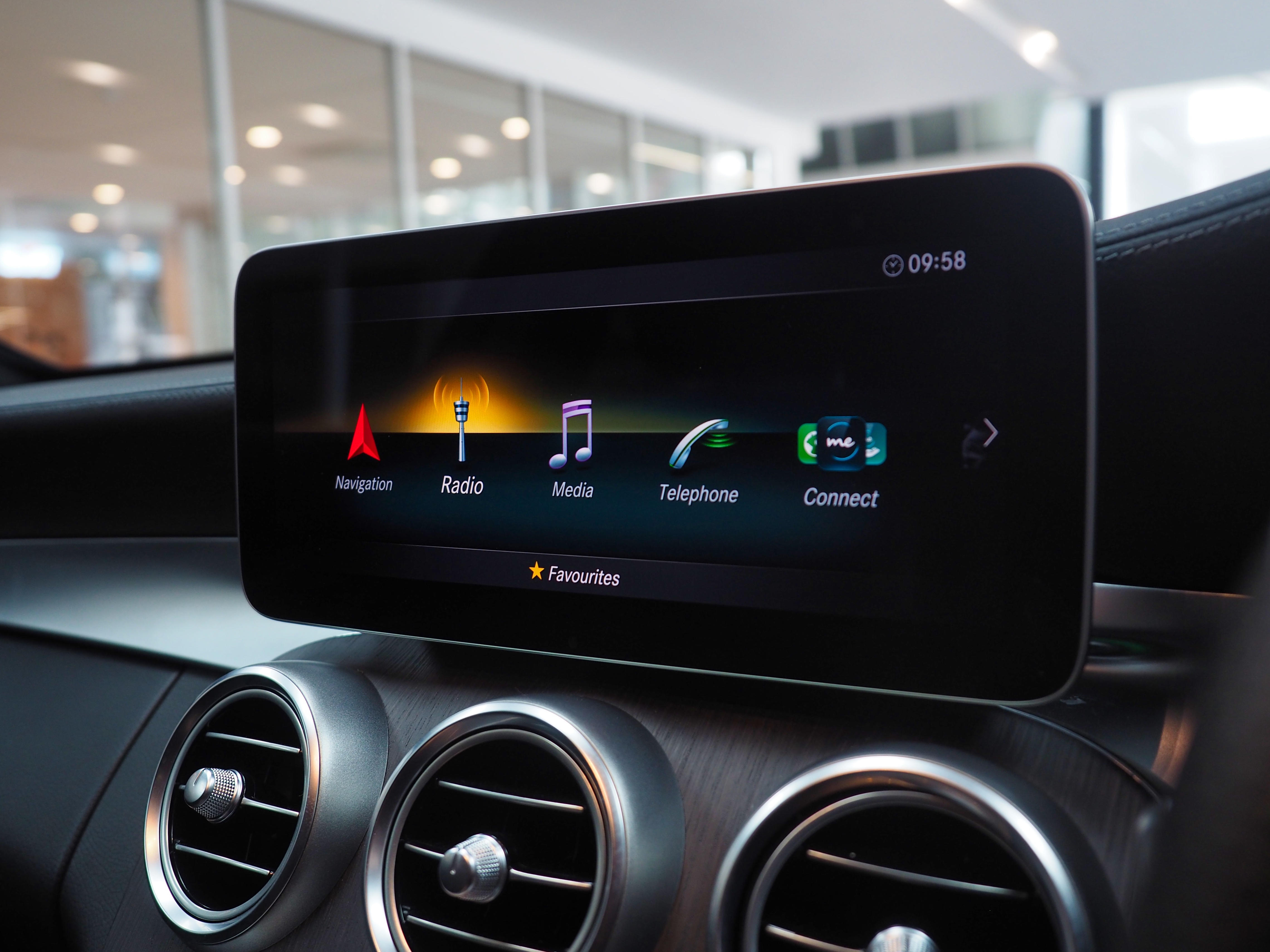 จองแล้ว C300e Plug in Hybrid AMG W205