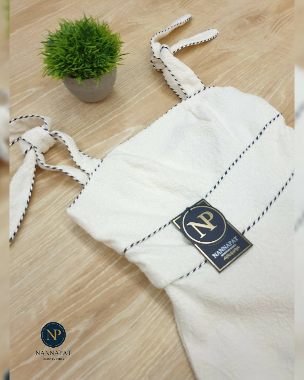 ชุดเดรสซิปหลังไหล่ผูก