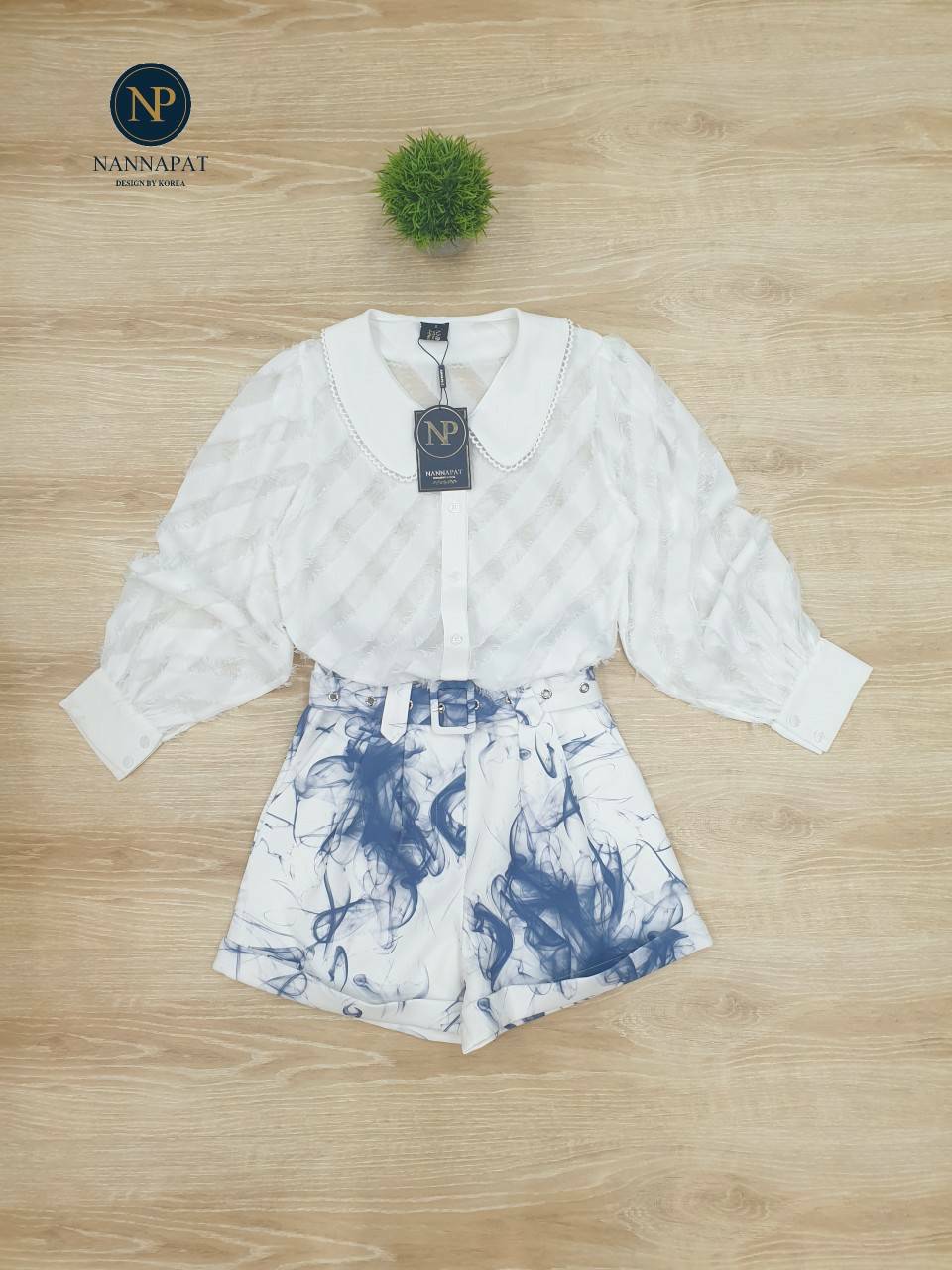 เสื้อกระดุมหน้าเนื้อผ้าสั่งทำพิเศษ