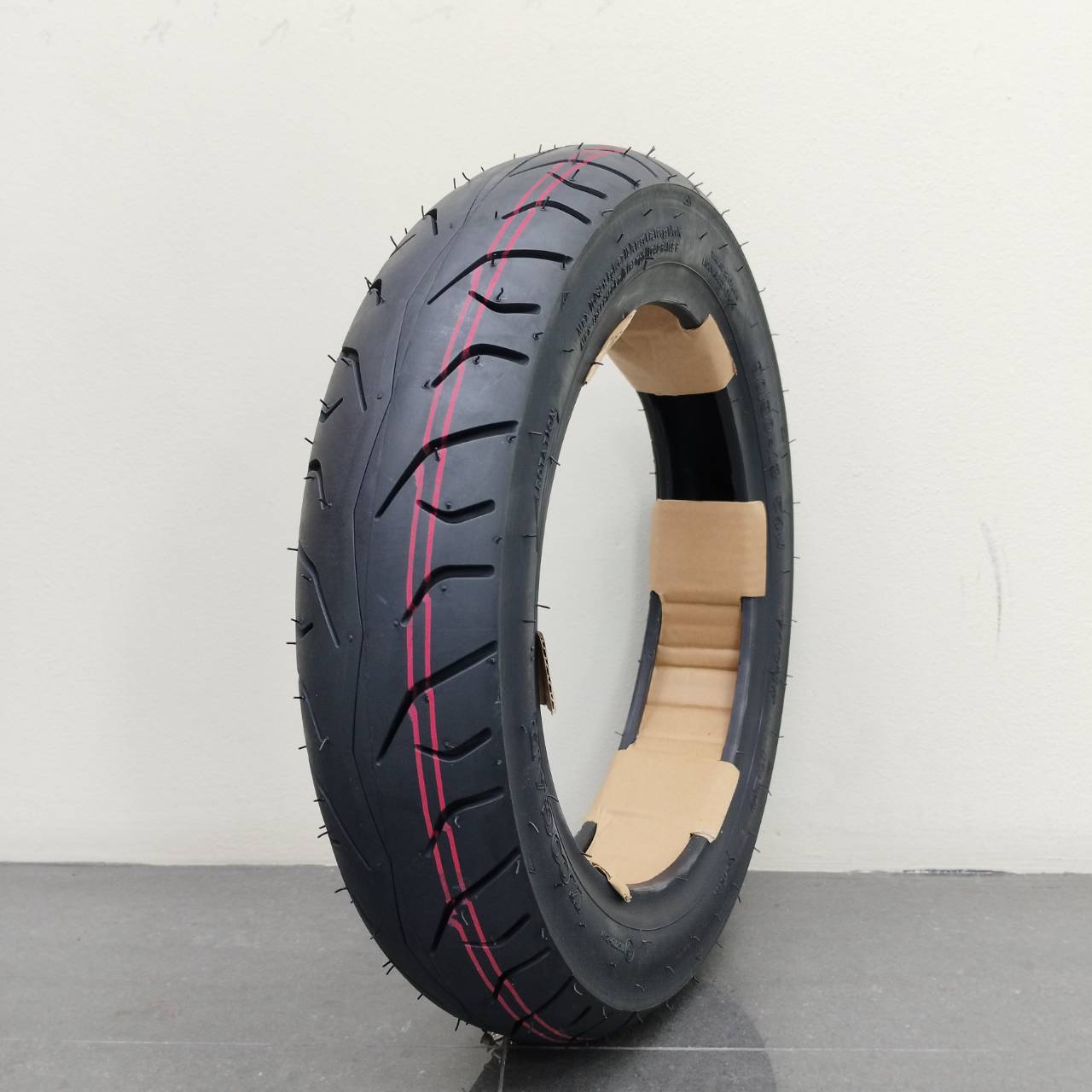 ยางนอกมอเตอร์ไซค์ ขอบ 12 รุ่น K20 ยี่ห้อ KOOGAR ( ยางเรเดียล ไม่ต้องใช้ยางใน) ขนาด 90/90-12 ,100/90-12 ,110/90-12