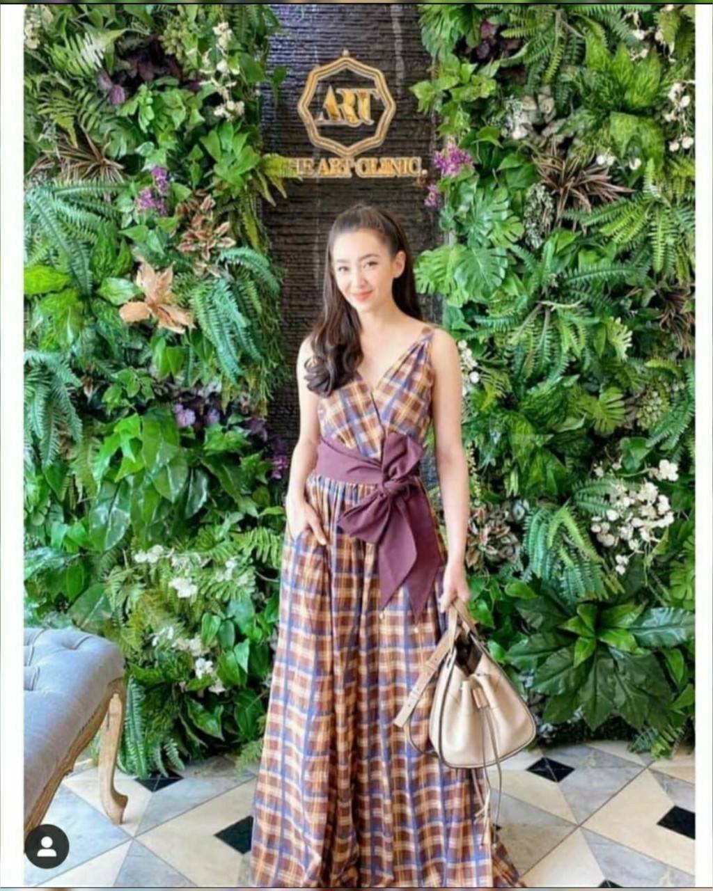 จัมสูททรงสวยขาบาน