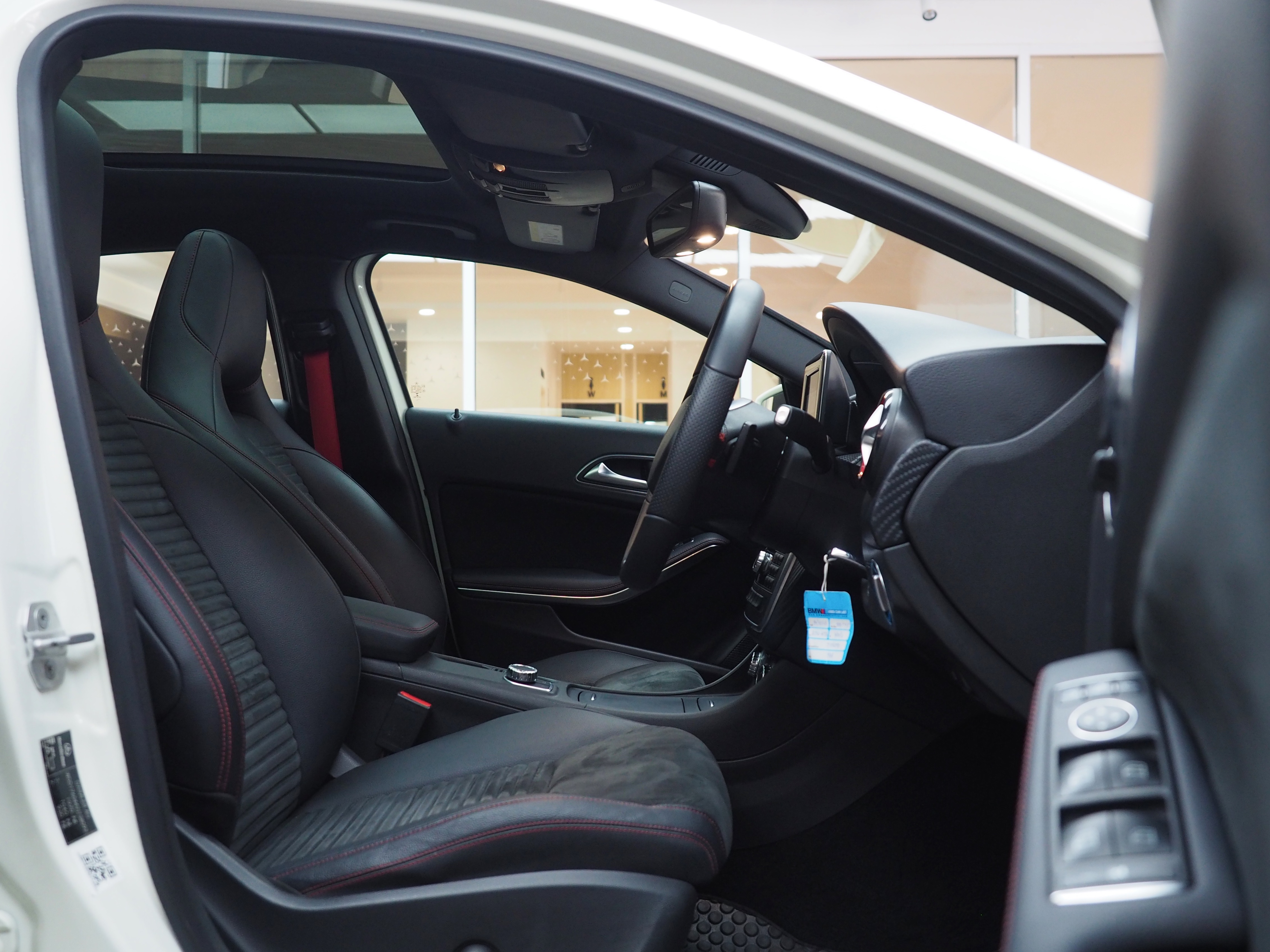 จองแล้ว A250 AMG Sport W176