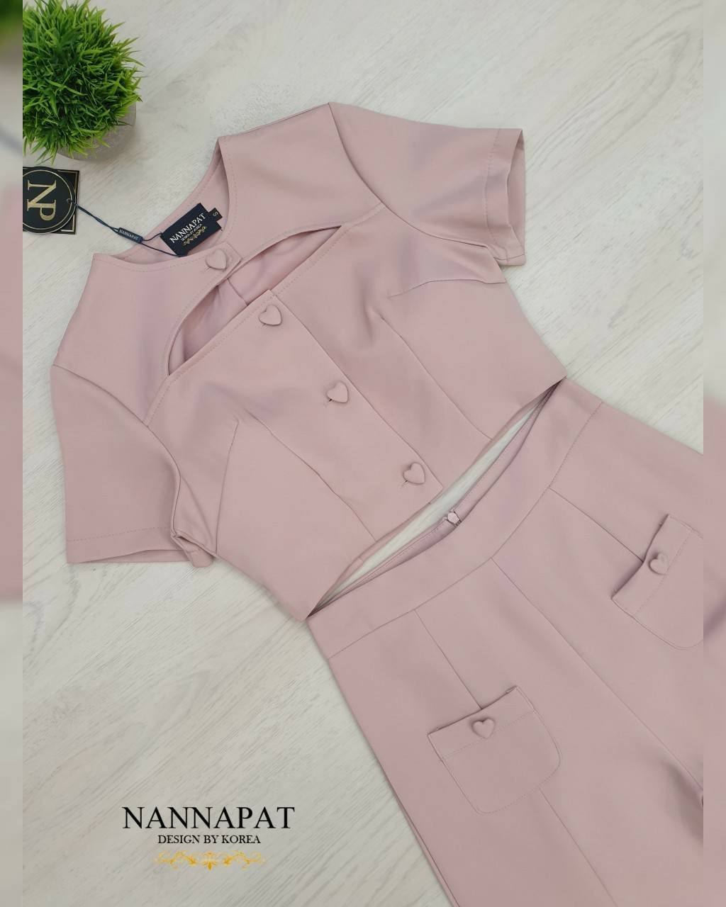 เสื้อคร็อปกระดุมหัวใจ