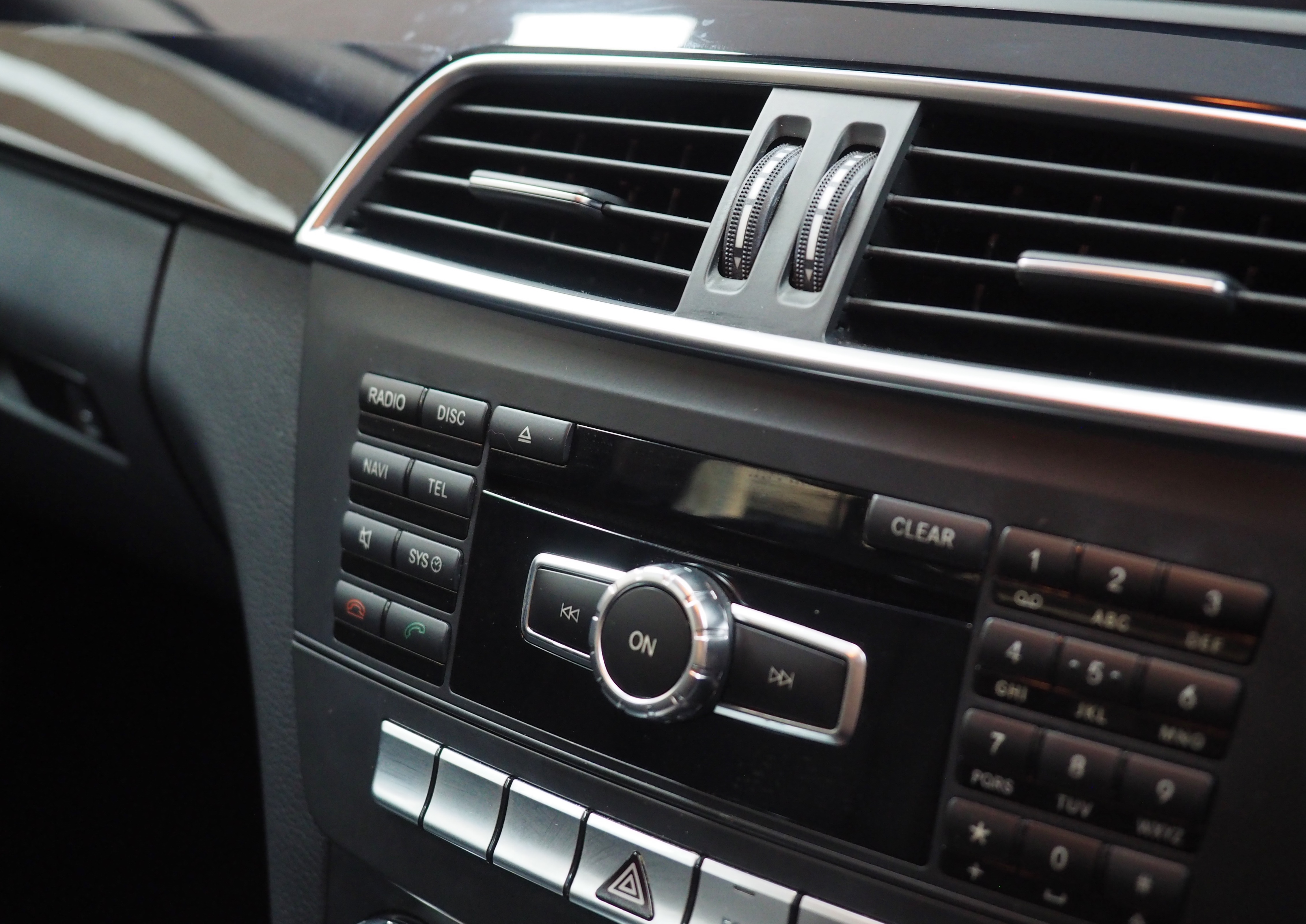 จองแล้ว C200 CGI Style W204