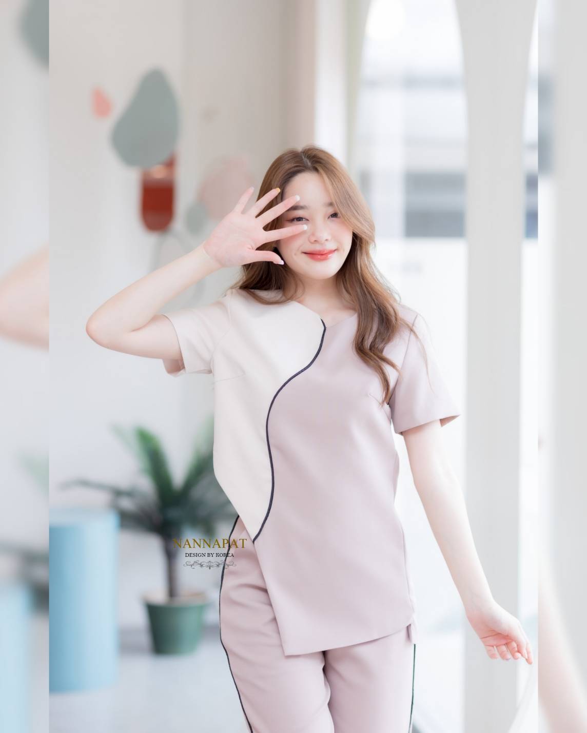 เสื้อทูโทนตัดเส้นดำ ซิปหลัง