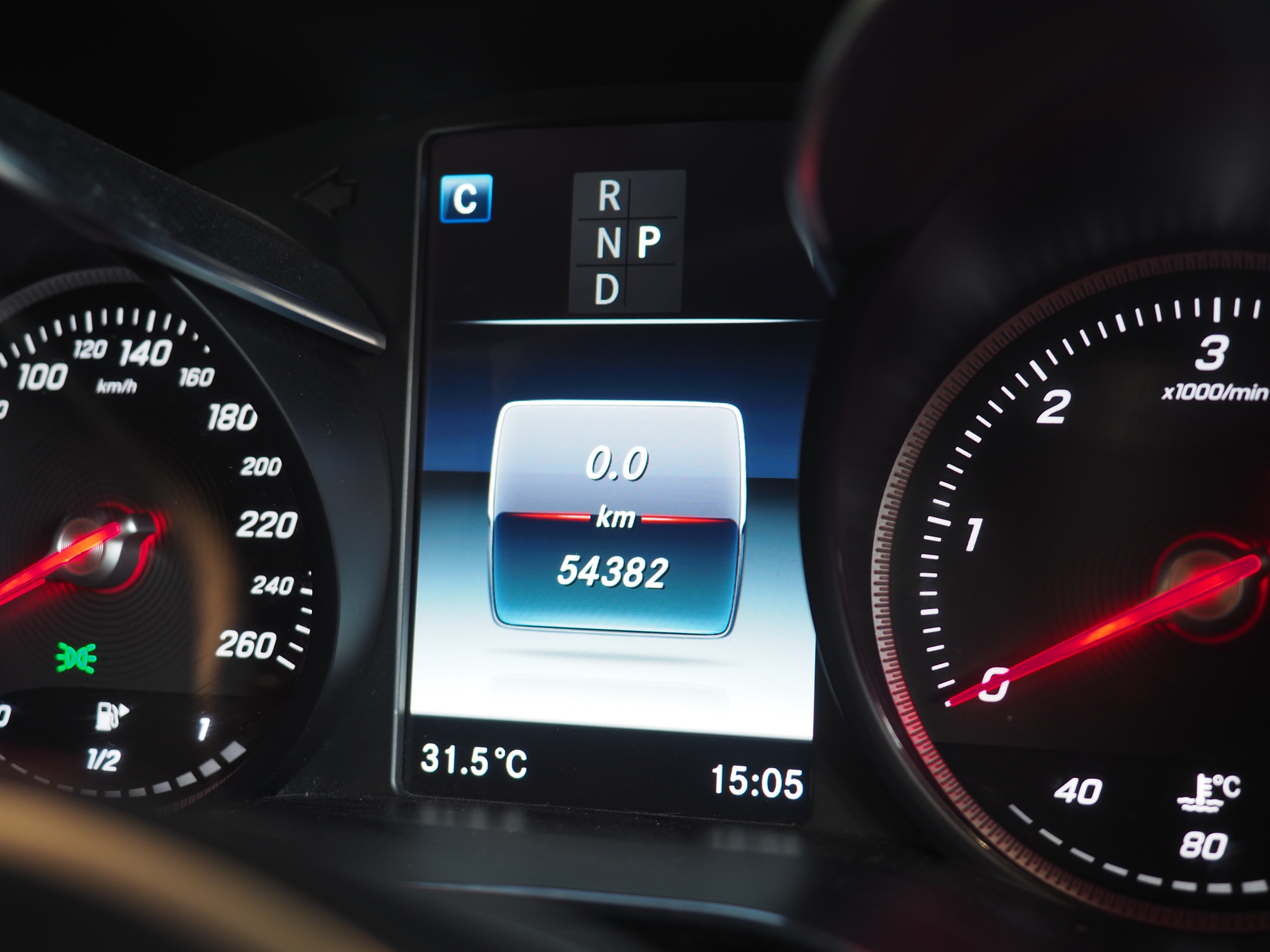 จองแล้ว GLC250d Off Road 4MATIC W253