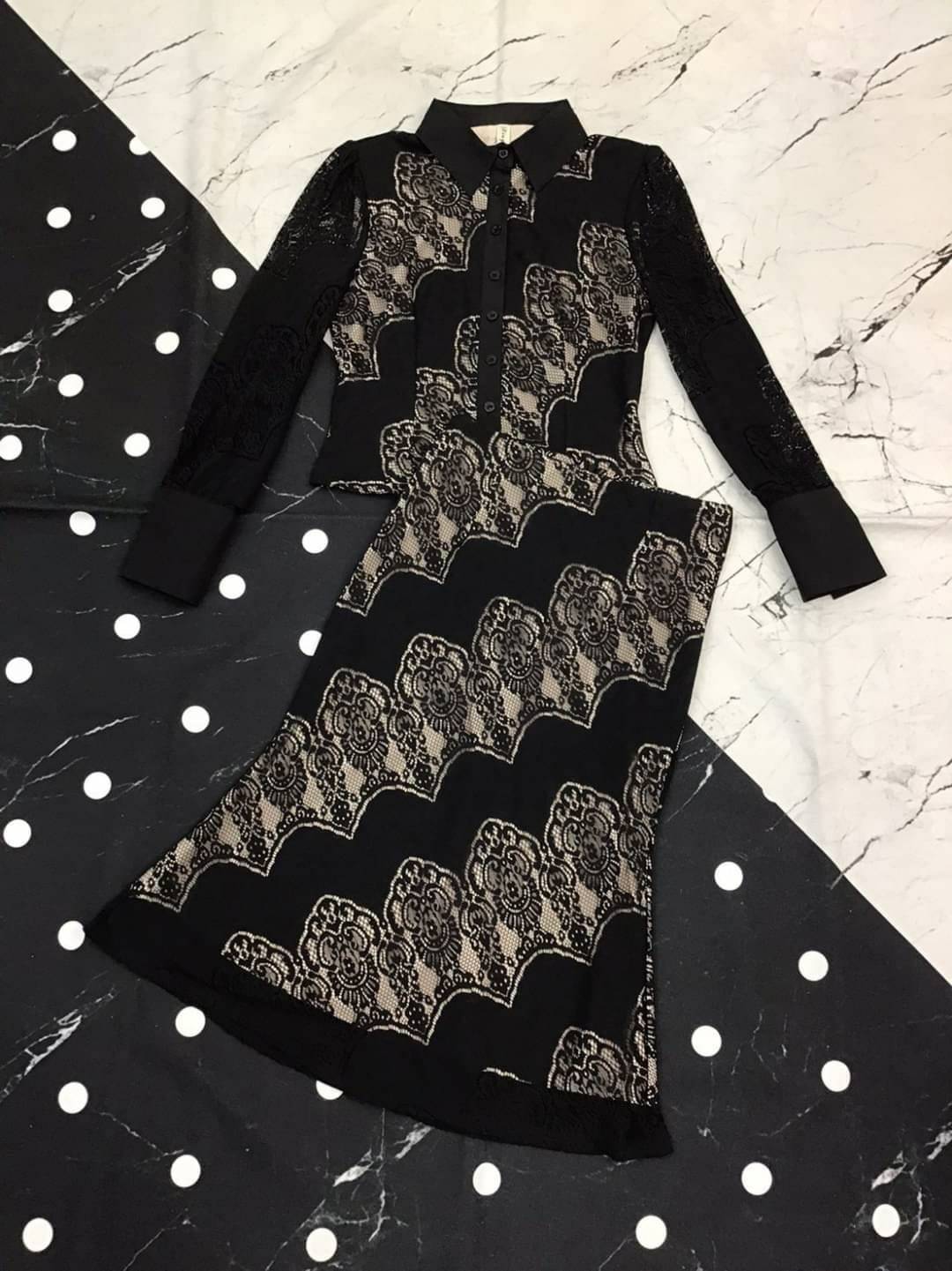 เซทเสื้อกับกระโปรงรุ่นนี้สวย