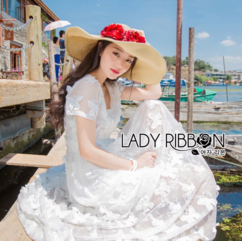Lady Ribbon Online เสื้อผ้าออนไลน์ ขายส่ง LR02200616 🎀 Lady Ribbon's Made 🎀 Lady Reese Royal Sweet Pearl and Butterfly Embroidered Tulle Maxi Dress