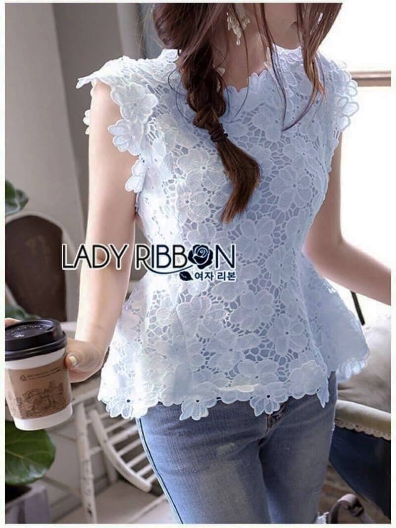เสื้อแขนกุดคอสูงผ้าลูกไม้สีฟ้า