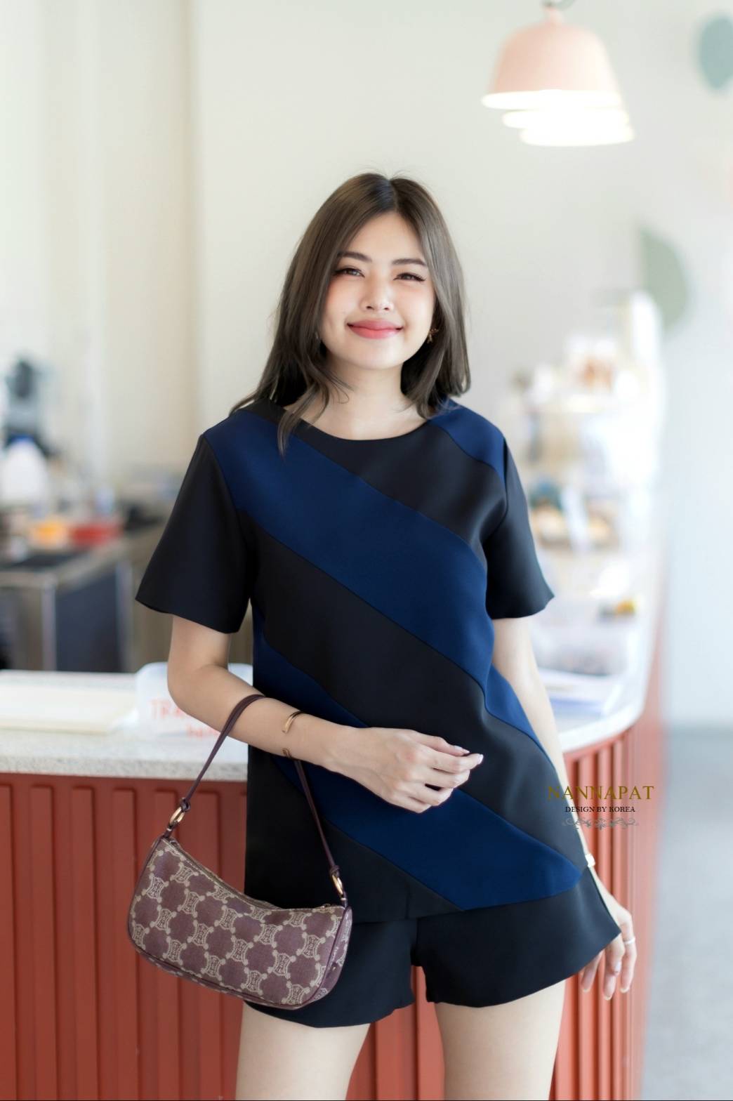 เสื้อทูโทน ซิปหลัง ดีไซน์ตัดลายเฉียง