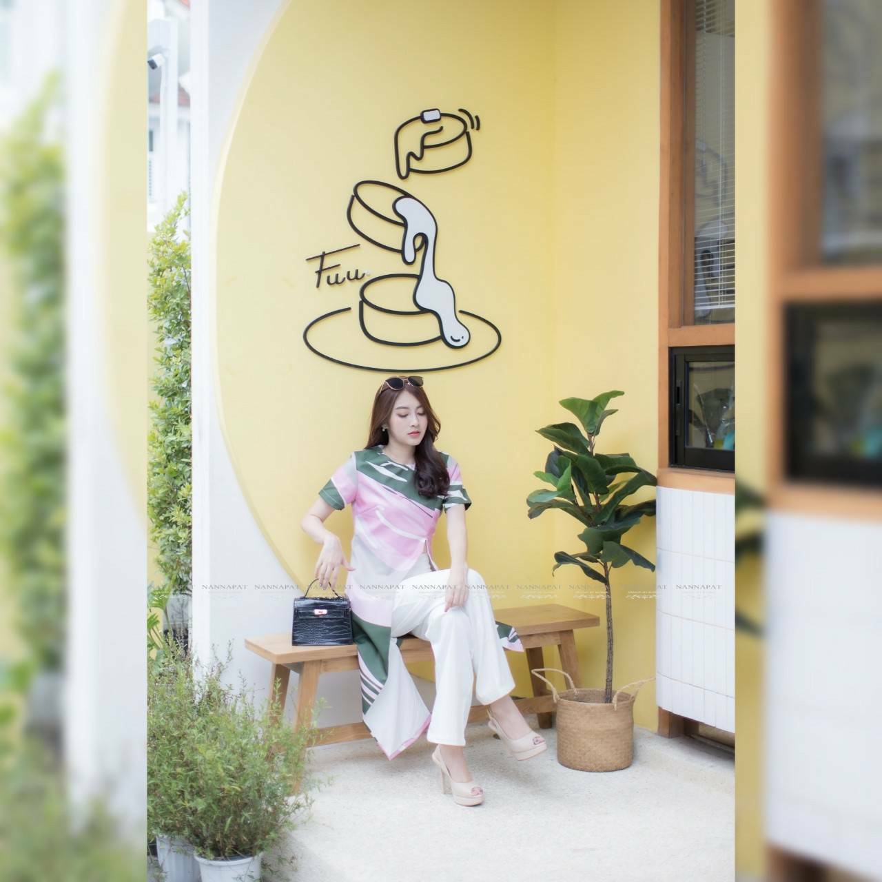 เสื้อซิปหลังมาพร้อมกางเกงขายาว