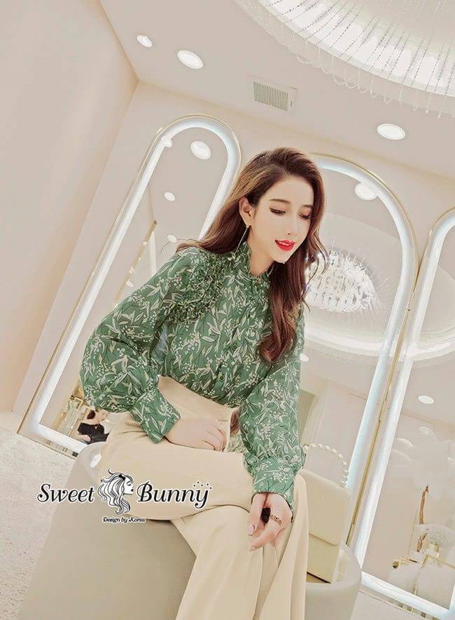 เสื้อเชิ้ตคอจีบกระดุมหน้าแขนยาว