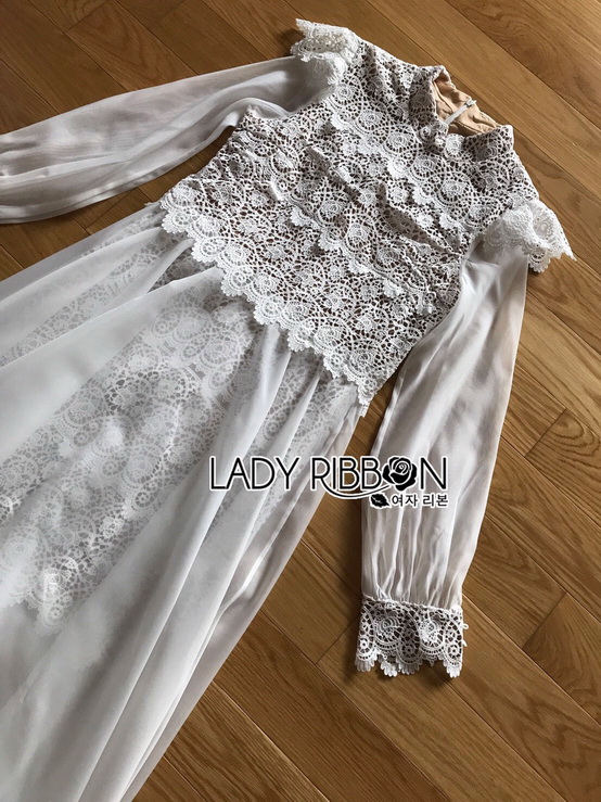 เดรสยาวผ้าชีฟองผสมลูกไม้ ลุคนี้เป็นแบบอั้ม