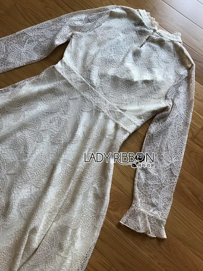 Lace Dress เดรสผ้าลูกไม้สีออฟไวท์