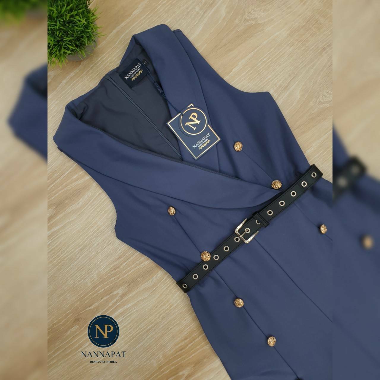 จั้มสูทแต่งกระดุมกางเกงผ่าหน้า