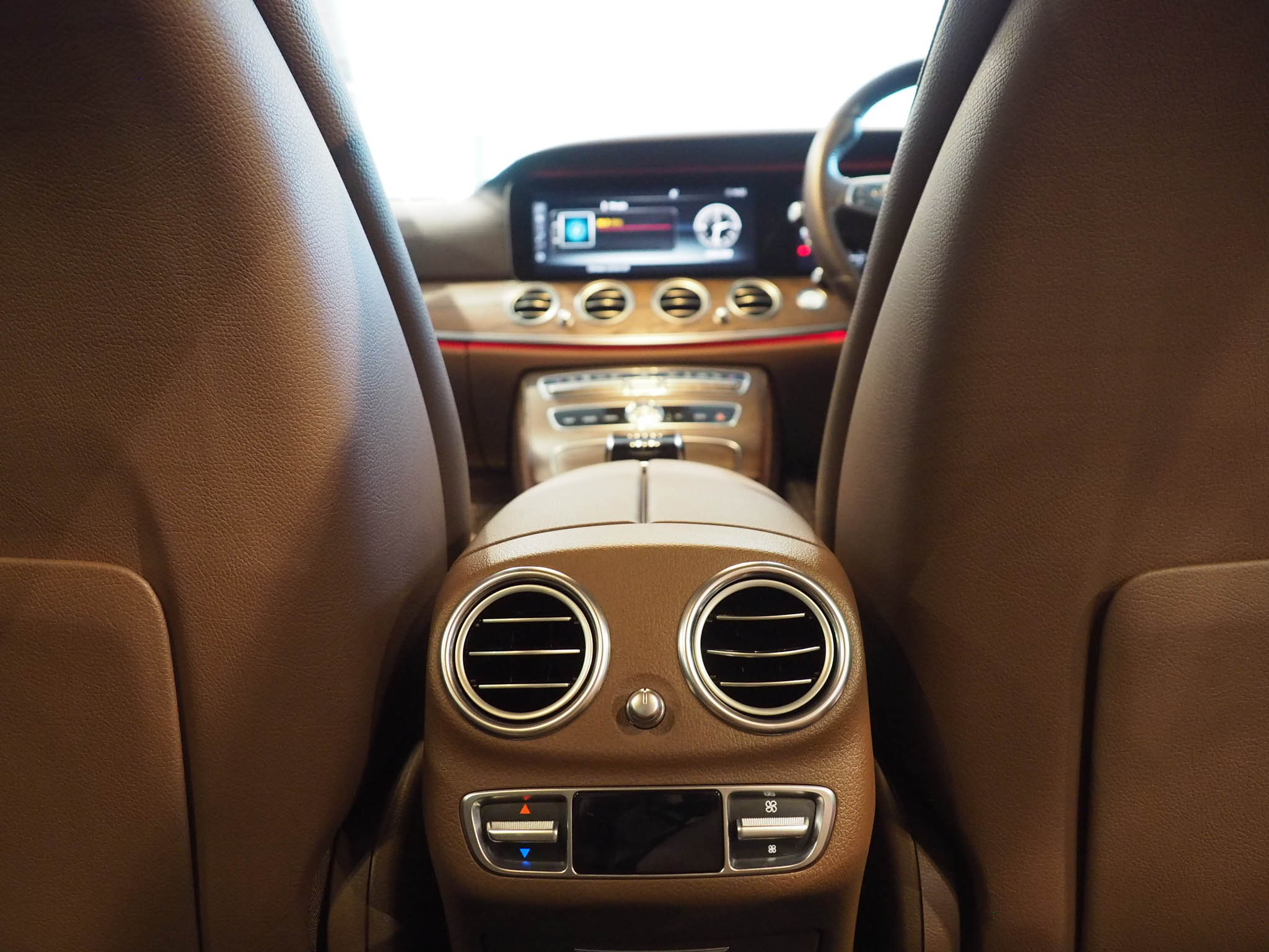 จองแล้ว E350e Exclusive Plug In Hybrid W213