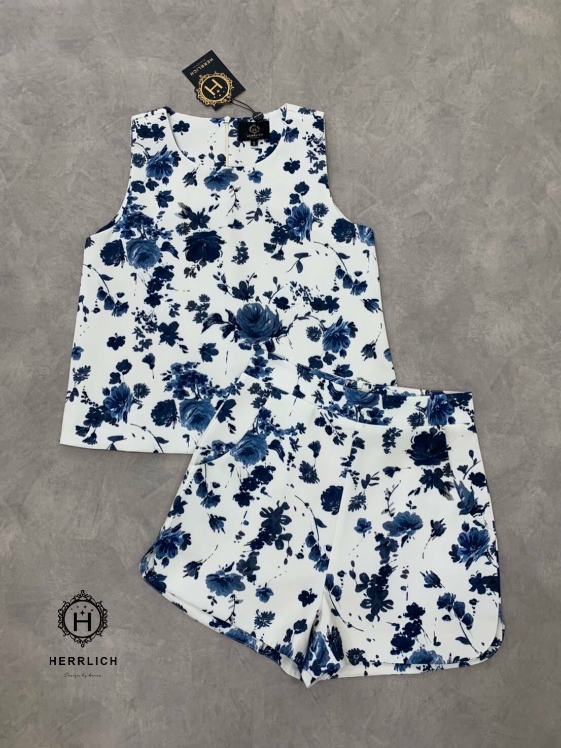 เสื้อแขนกุด คอกลม ลายผ้าสวย