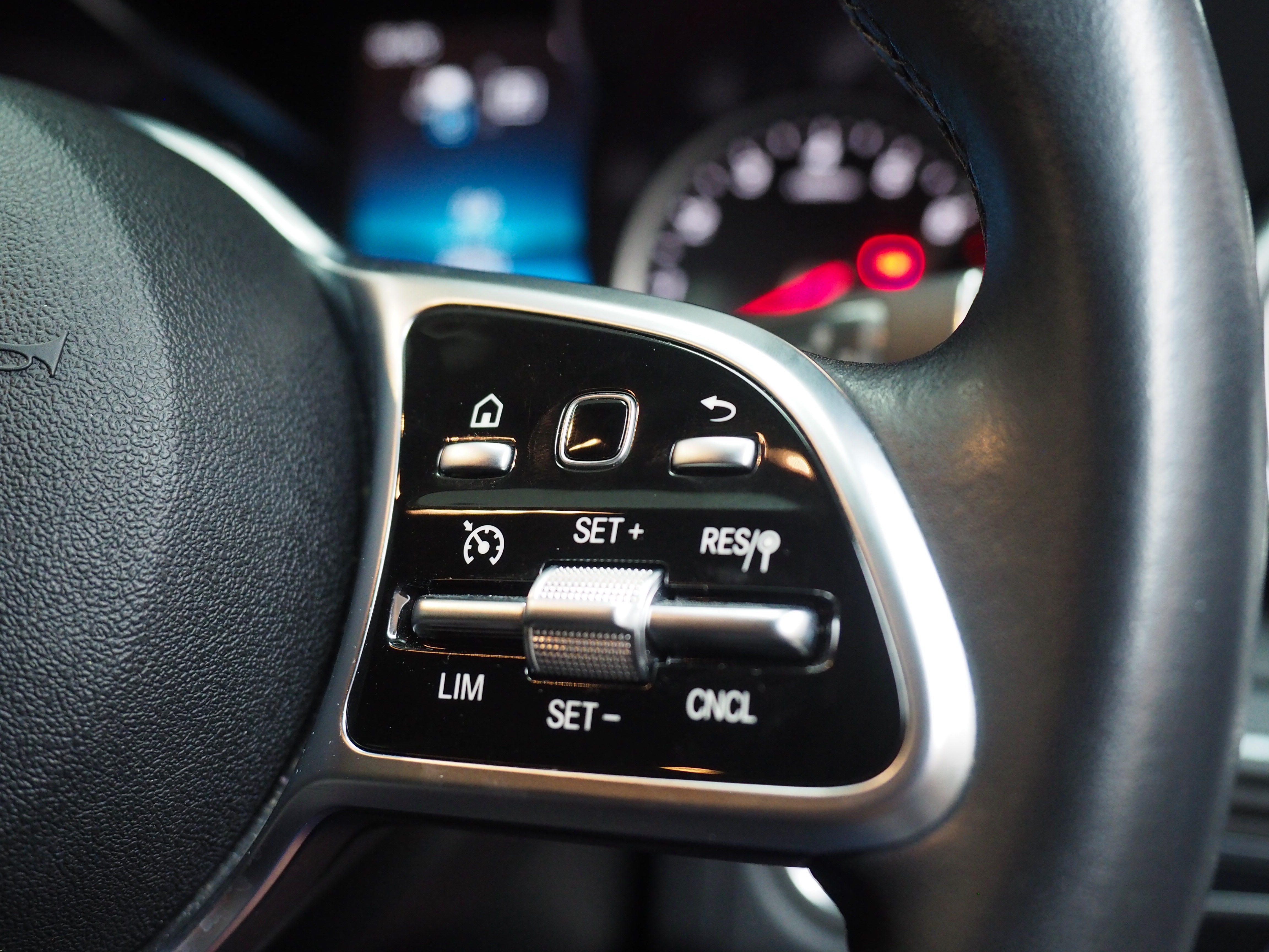 จองแล้ว C300e Plug in Hybrid Avantgarde W205