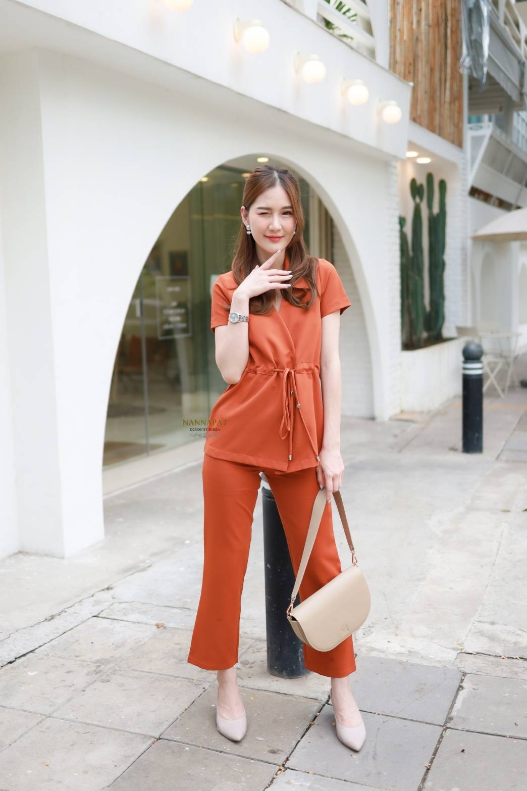 เสื้อกระดุมหน้า มีเชือกรูดผูก
