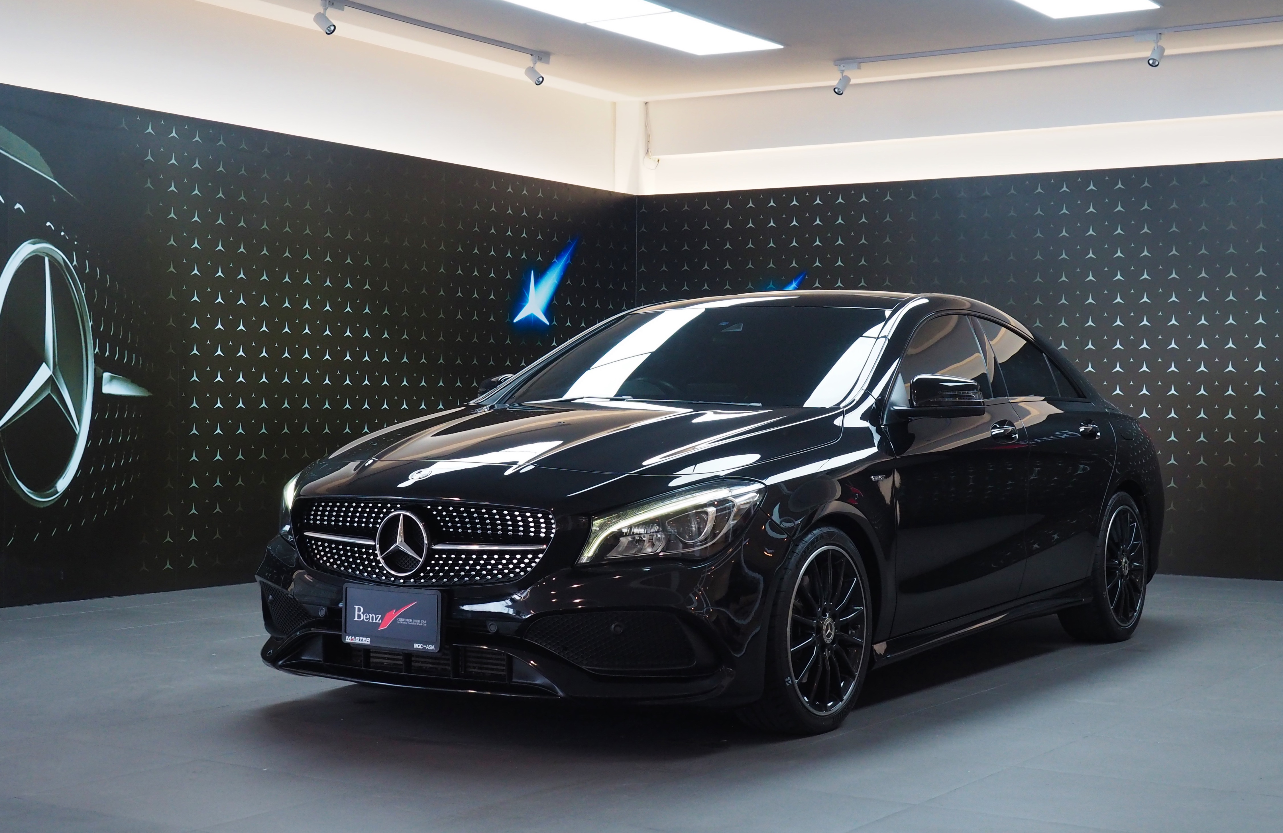 จองแล้ว CLA250 AMG Night Edition W117