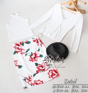 เสื้อ+เสื้อคลุม+กระโปรง