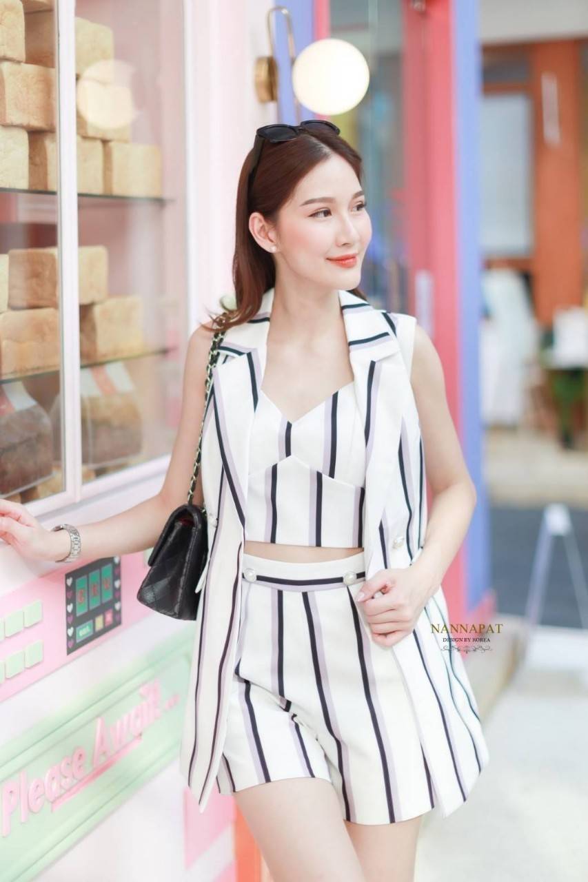 เสื้อคร็อปสายเดียวมีฟองน้ำอก
