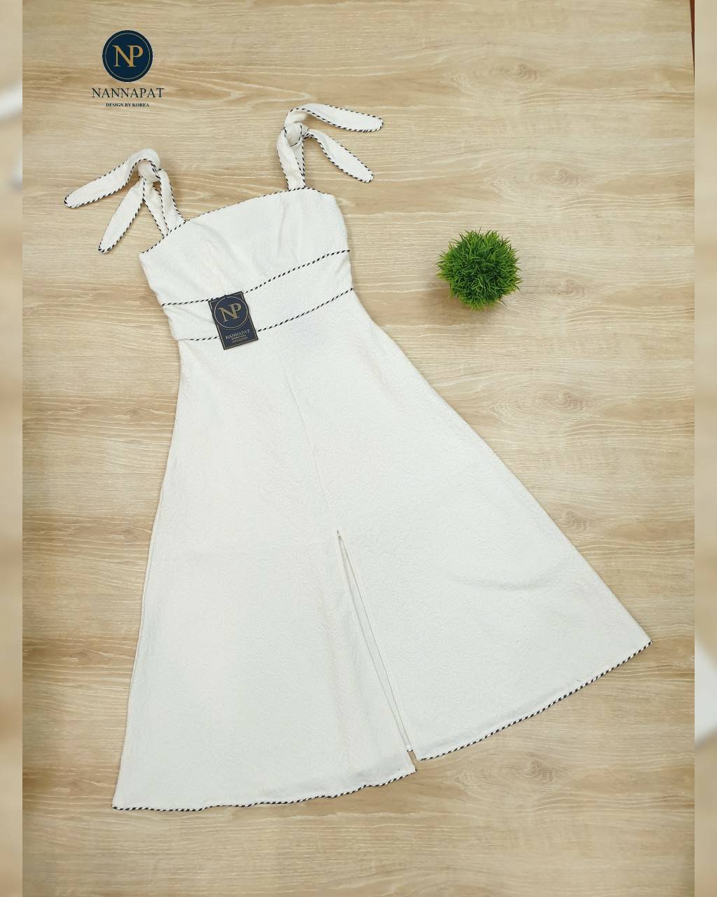 ชุดเดรสซิปหลังไหล่ผูก