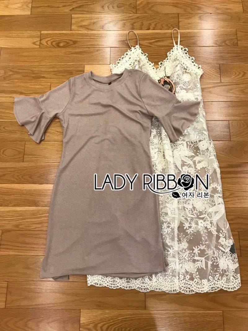 เดรสสายเดี่ยวผ้าลูกไม้ทับเสื้อแขนระบายสีนู้ด