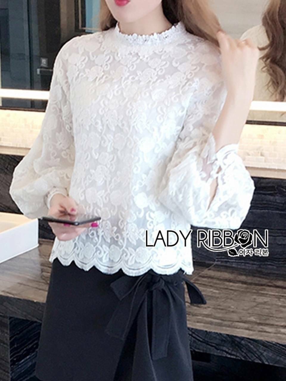 เสื้อผ้าลูกไม้สีขาวสไตล์วินเทจเฟมินีน
