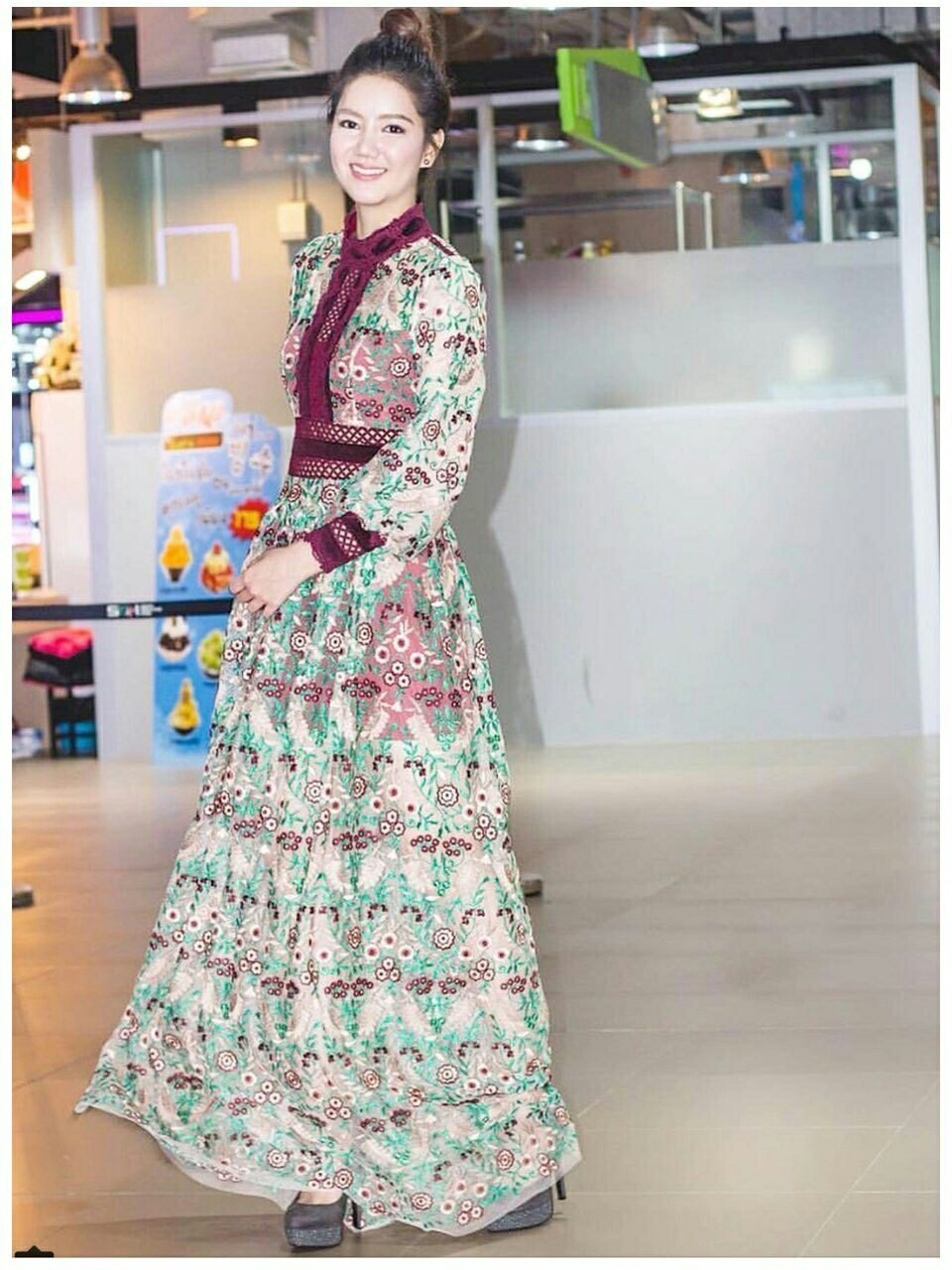 เดรสยาวผ้าลูกไม้โทนเขียวชมพู