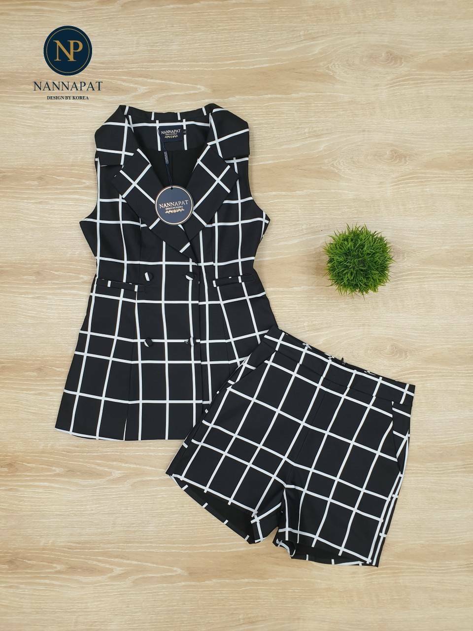 เสื้อสูทแขนกุด กระดุมหน้า