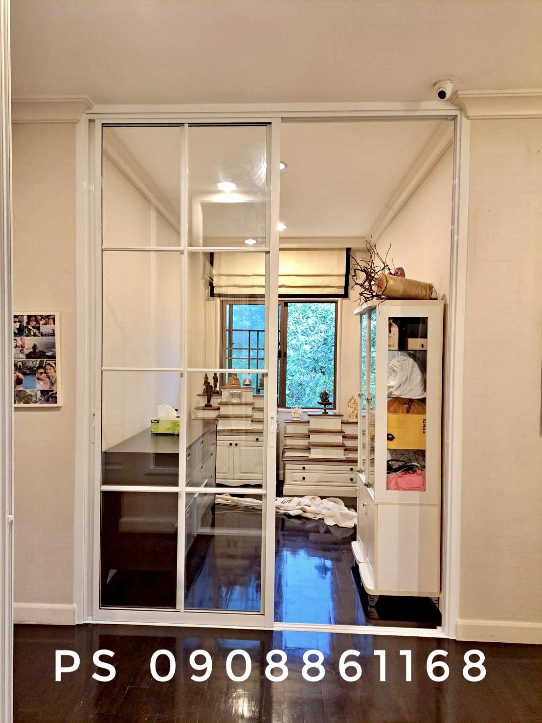 กั้นห้องพระและห้องแต่งตัวด้วยประตูกระจกอลูมิเนียมแบบสวยสวย