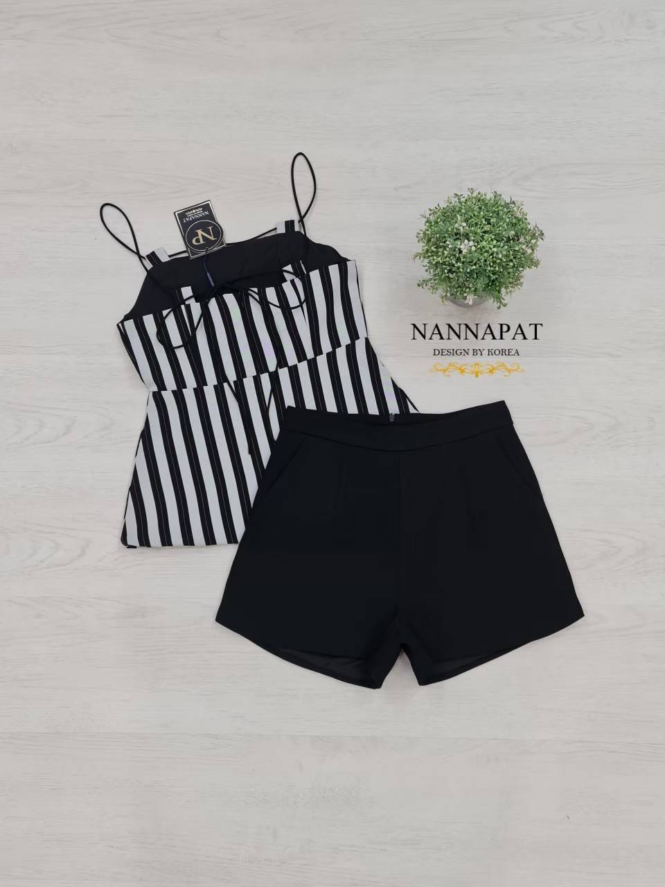 เสื้อสายเดี่ยวซิปหลัง