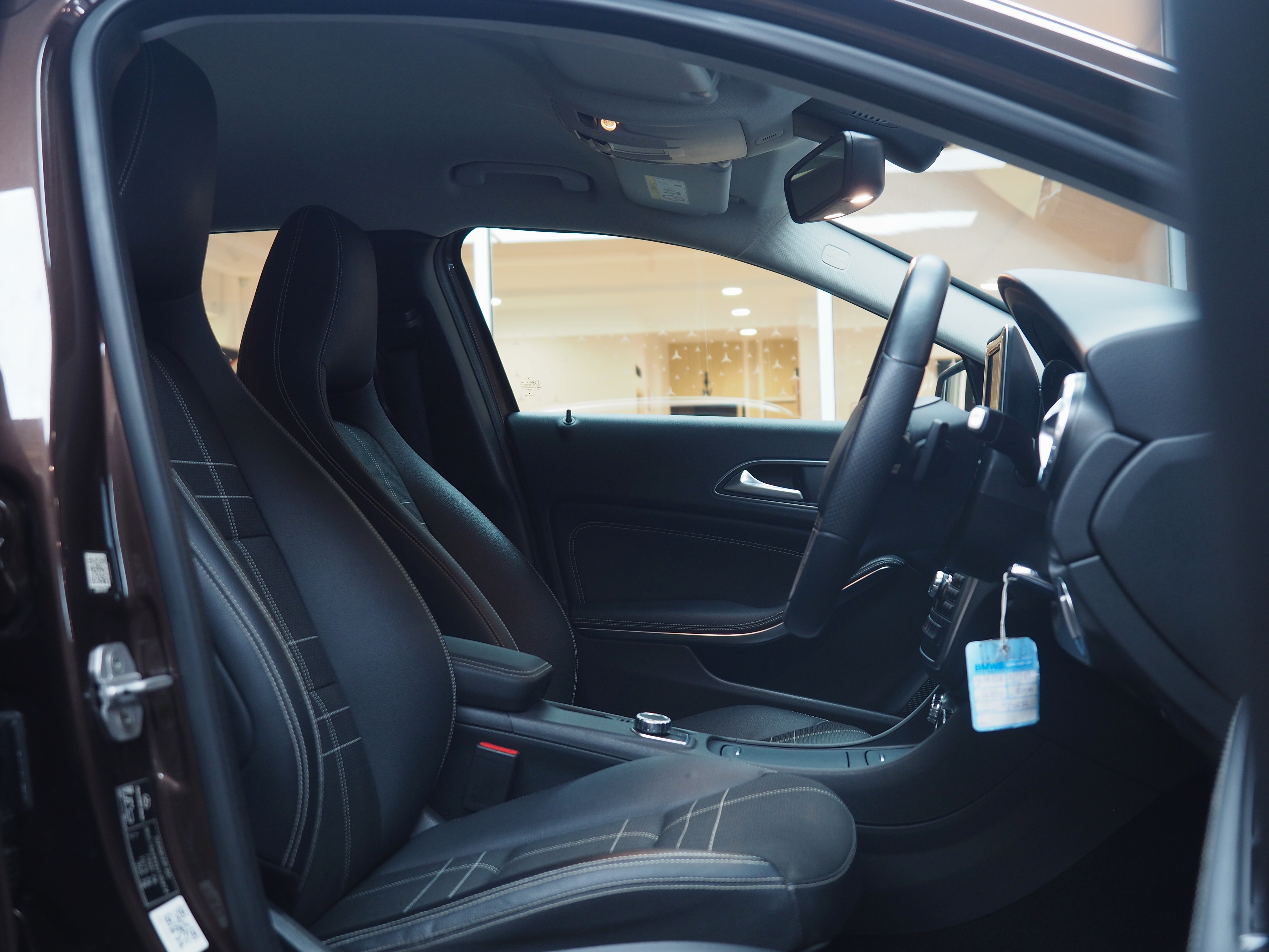 จองแล้ว GLA200 Urban W156