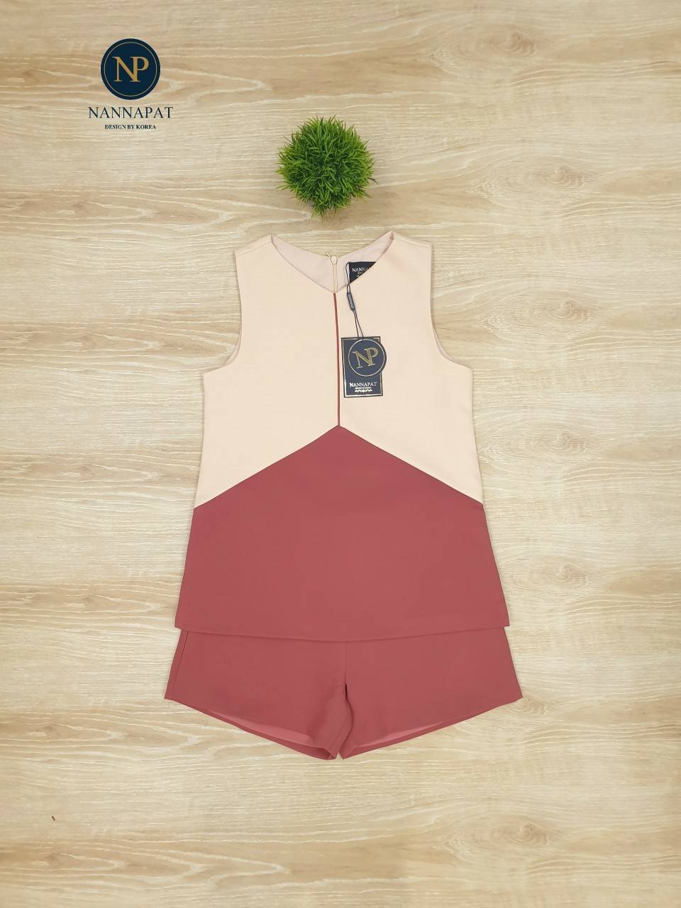 ตัวเสื้อซิปหลังตัวทูโทน