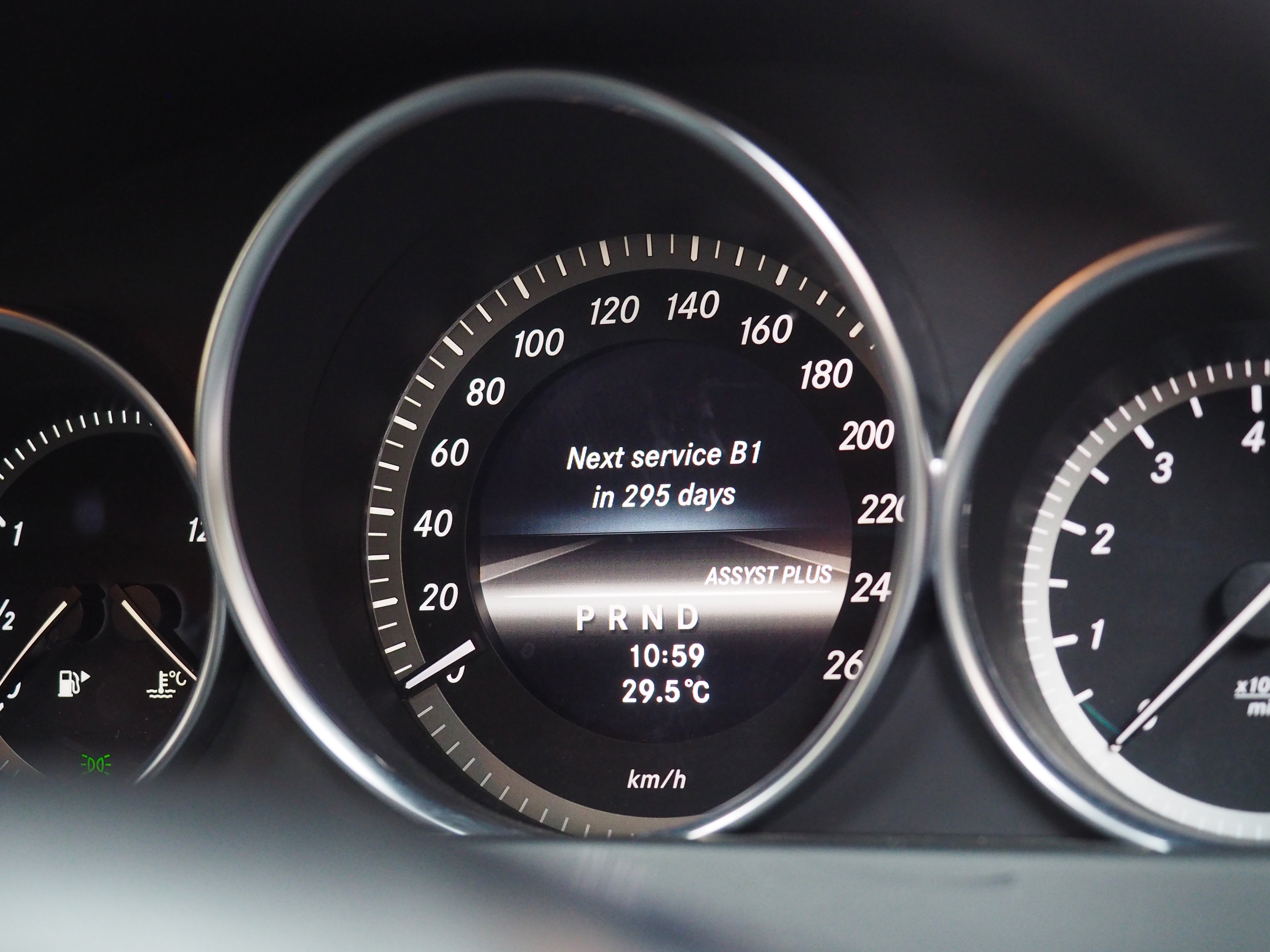 จองแล้ว C200 CGI Style W204